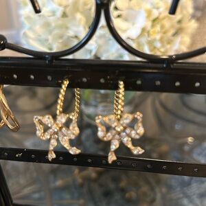 Women’s Hoop earrings jewelry, color Gold w/ Bow Rope rhinestones